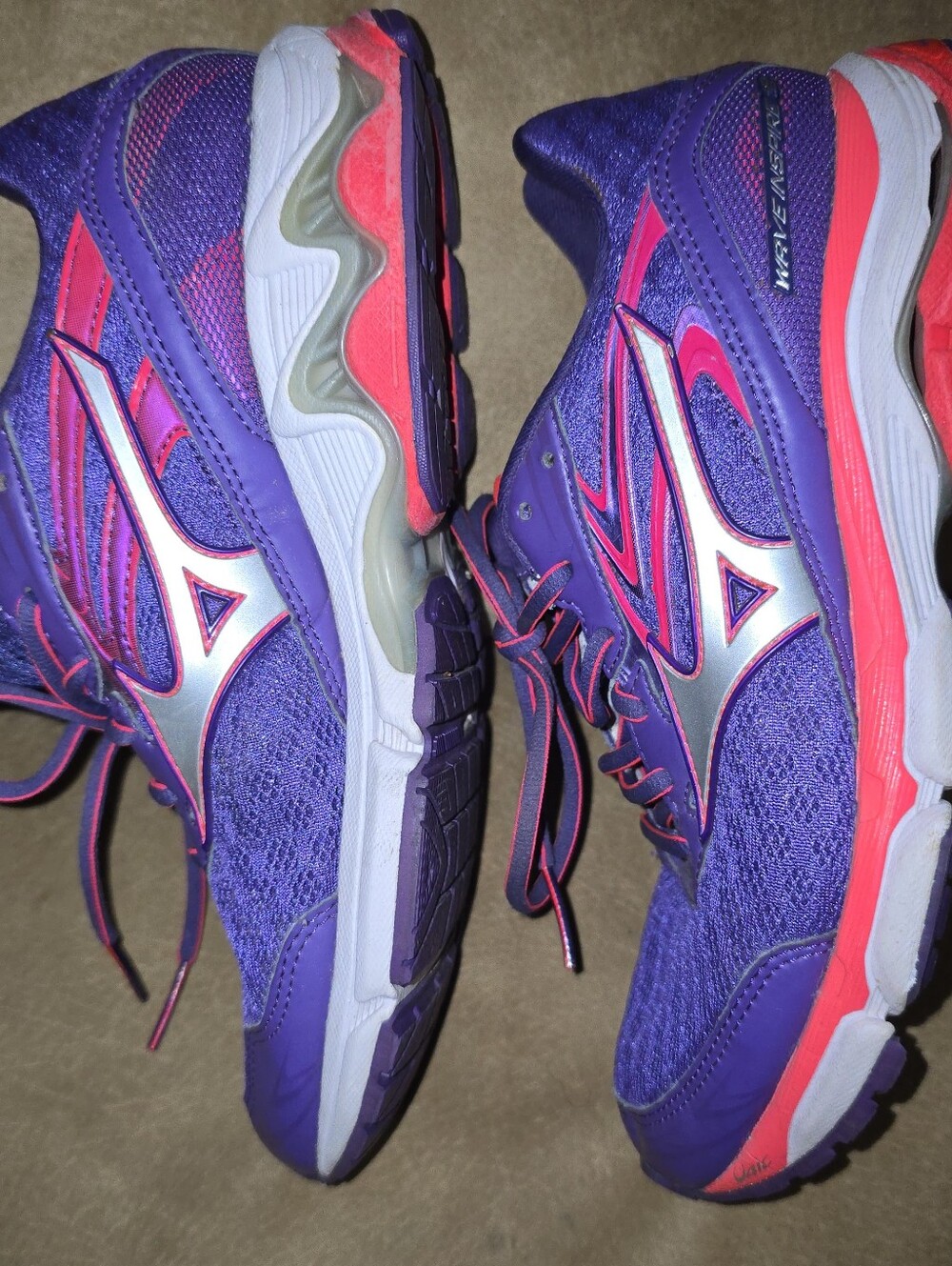 Mizuno Wave Inspire 12 Purple and Pink Athletic Running Shoes Size 9m
